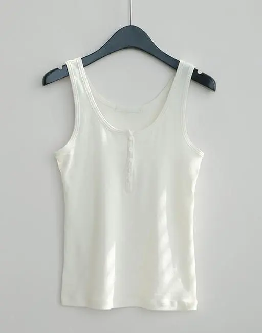 subtle button sleeveless TOP