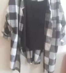 항상 핫핑에서 산 라퓨라 셔츠랑 같이 입는데요
