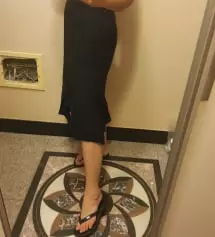 언발이라 다리도 얇아보이고 더군다나 여성스러움을 뽐낼 수 있어서 좋아요
