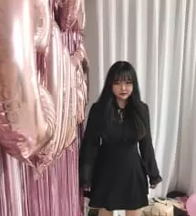 급하게 주문했는데 다음날 바로 왔어용!! 생일파티때 잘 입었습니당 예뻐요 ㅎㅎㅎ