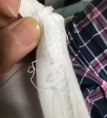 이너로 입을 기본끈나시가 필요해서 구매하였는데 바느질 마감처리가 좀 실망스럽습니다