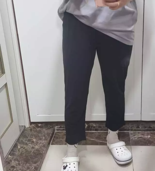 바지 안입은것같이 너무 편하네요~
