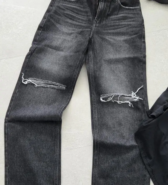 [GLOWNY]95 DESTROYED STRAIGHT FIT JEANS★韓国ファッション★ GLOWNY】韓国人気☆ 95 DESTROYED STRAIGHT FIT JEANS ボトムス
