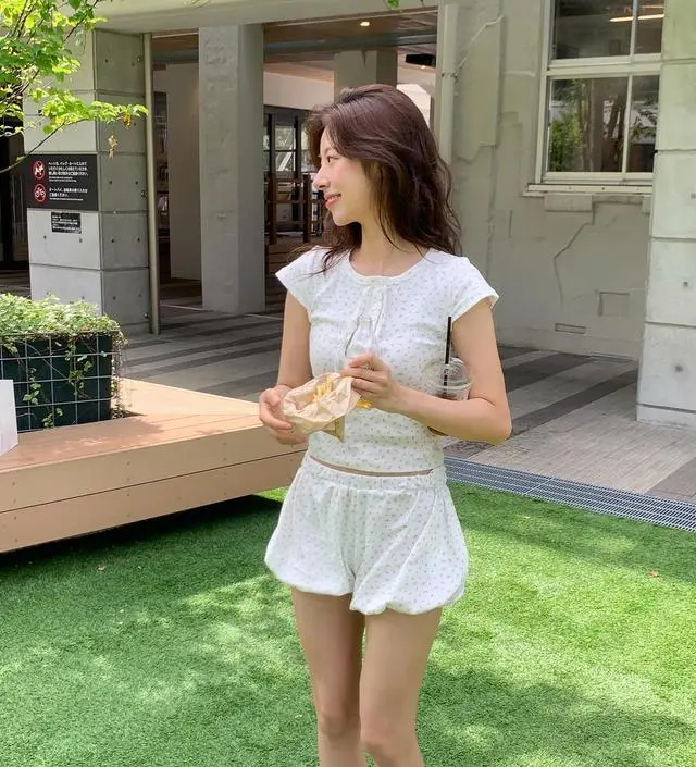 Penny Punching Short Sleeve T-Shirt ( White ) - LETTER FROM MOON