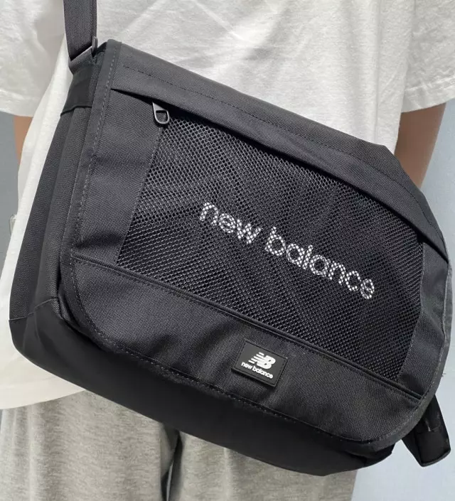 New Balance ニューバランス バッグ Hidden Messenger Bag New Balance Korea - Hidden Messenger bag